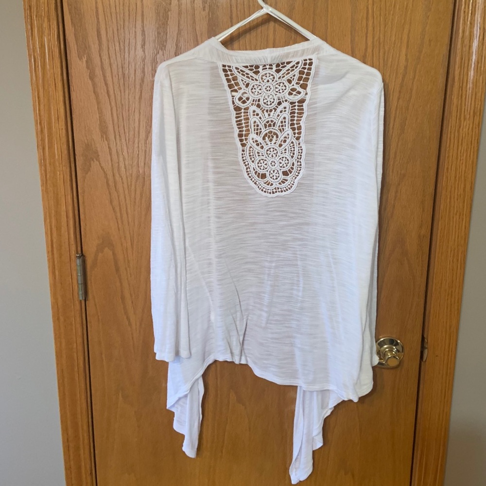 White flowy cardigan. Large
